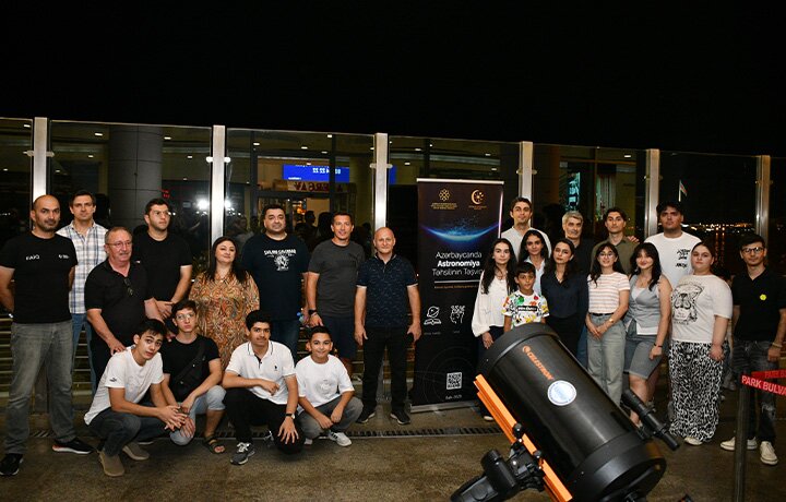 Sentyabrin-7-de-Park-Bulvar-AVM-Tusi-Bohm-Planetariumda-2025-ci-ilin-ikinci-Ay-tutulmasinin-canli-musahidesi-heyata-kecirilib